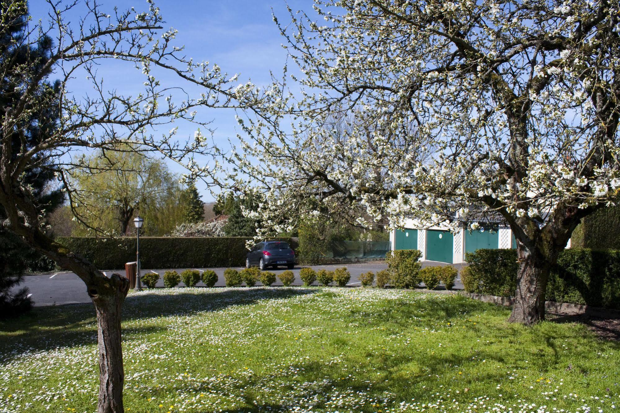 Belvedere Montargis Amilly Amilly  Exterior photo